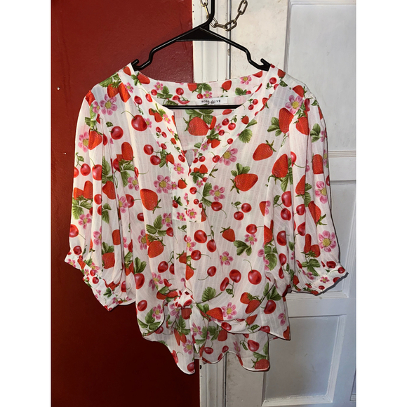 Rose + Olive White Red Strawberry Cherry Tie Front Blouse Size Large - Picture 6 of 12